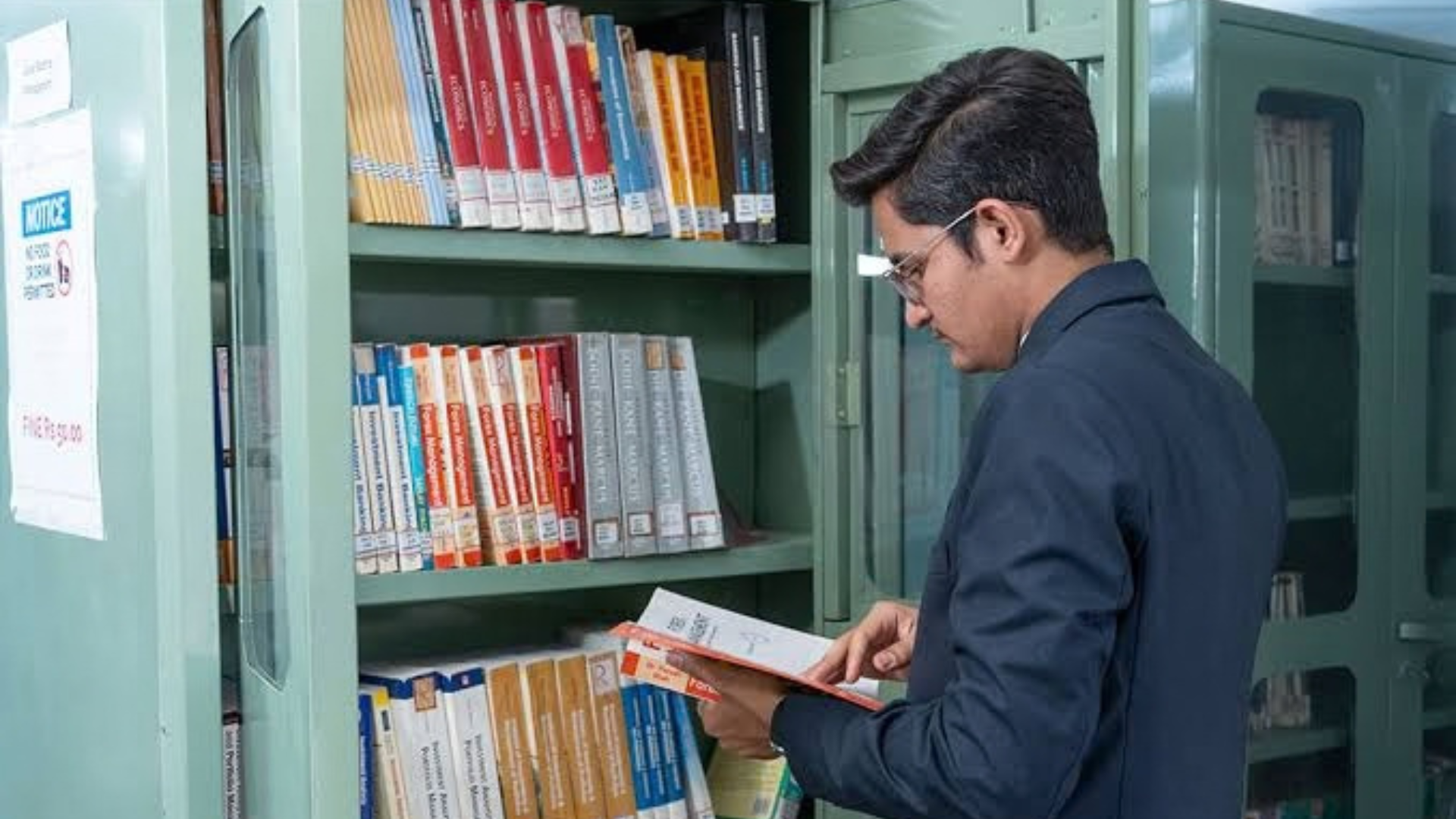 Beyond the Reading List: 12 Books That Turn MBA Students into Leaders